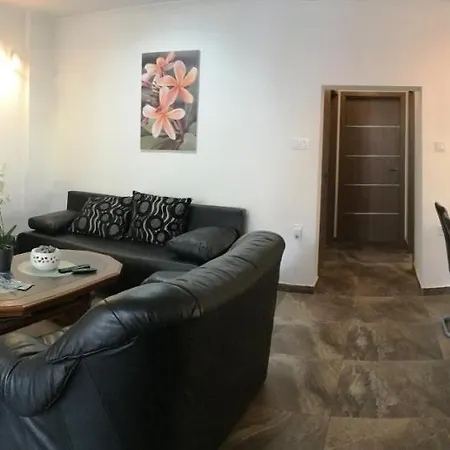 Frangipani Apartament *