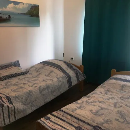 アパート Frangipani