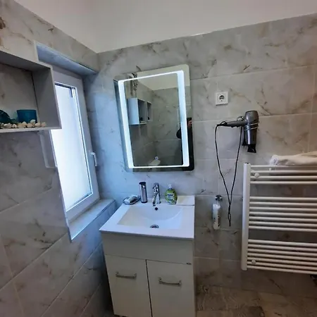 Frangipani アパート